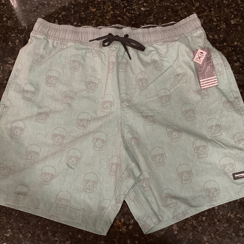 NWT Mens Volley shorts. Sizes L